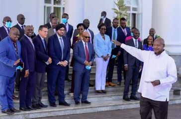 President Museveni meets a team from Boeing at SHE - 03